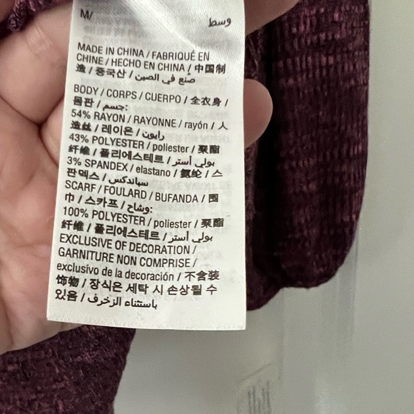 NWT Style & Co Bishop Sleeve Top with Detachable Scarf in Raspberry, Size M - Picture 5 of 9